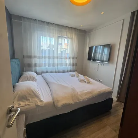 Bliss 5 Maj 4 * Tirana